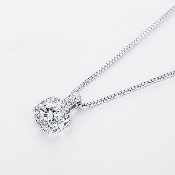 Square Rhinestone Pendant Chain Necklace in Silver - Picture 6 of 7